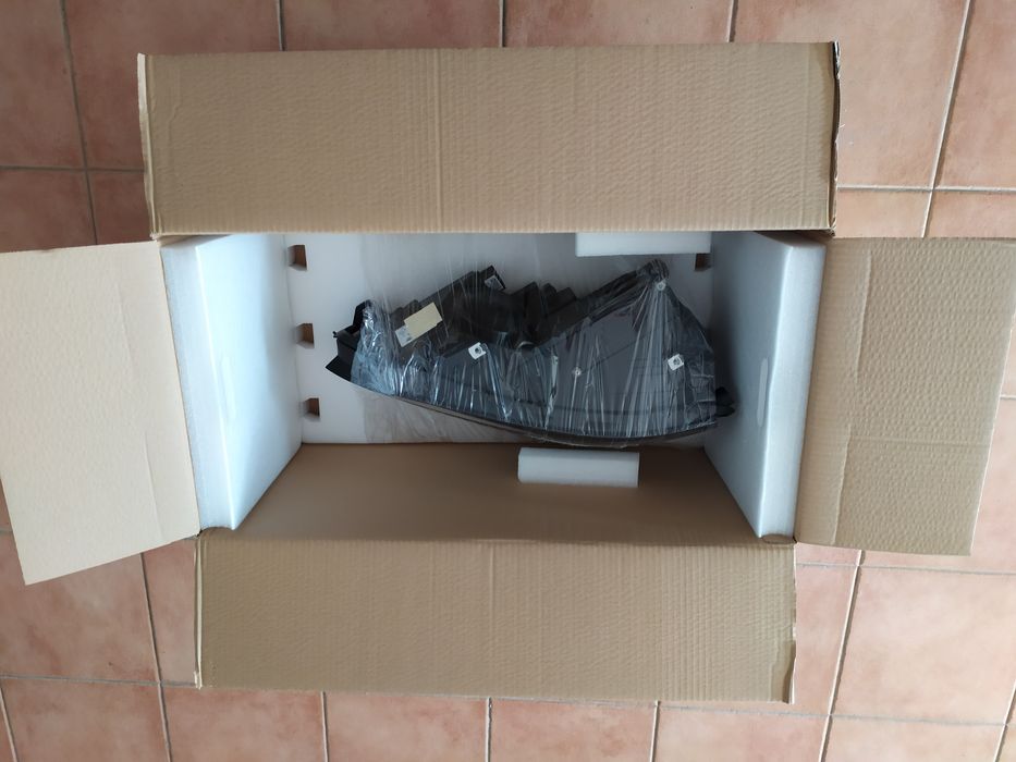 Farol principal VW Tiguan 5N