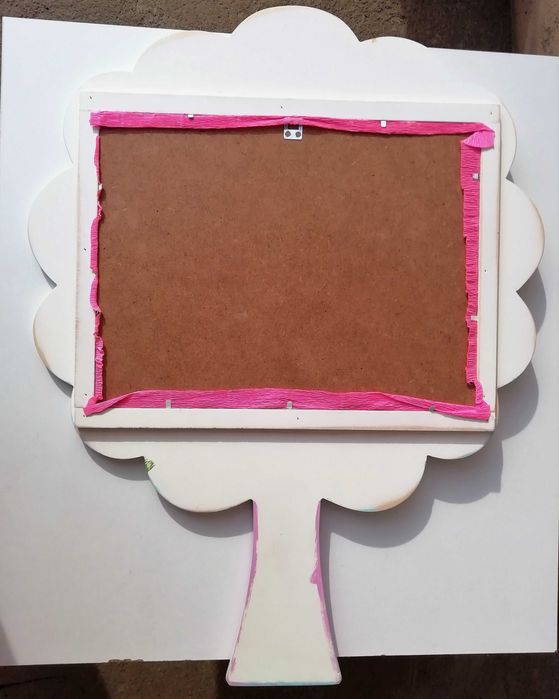 Quadro madeira em forma de árvore para fotos criança (Menina)