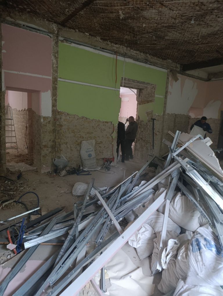 демонтажные работы демонтаж плитки стен, перегородок