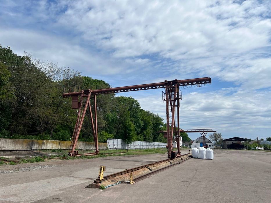 Продаж/Співпраця: 1,5 га території з залізничною колією