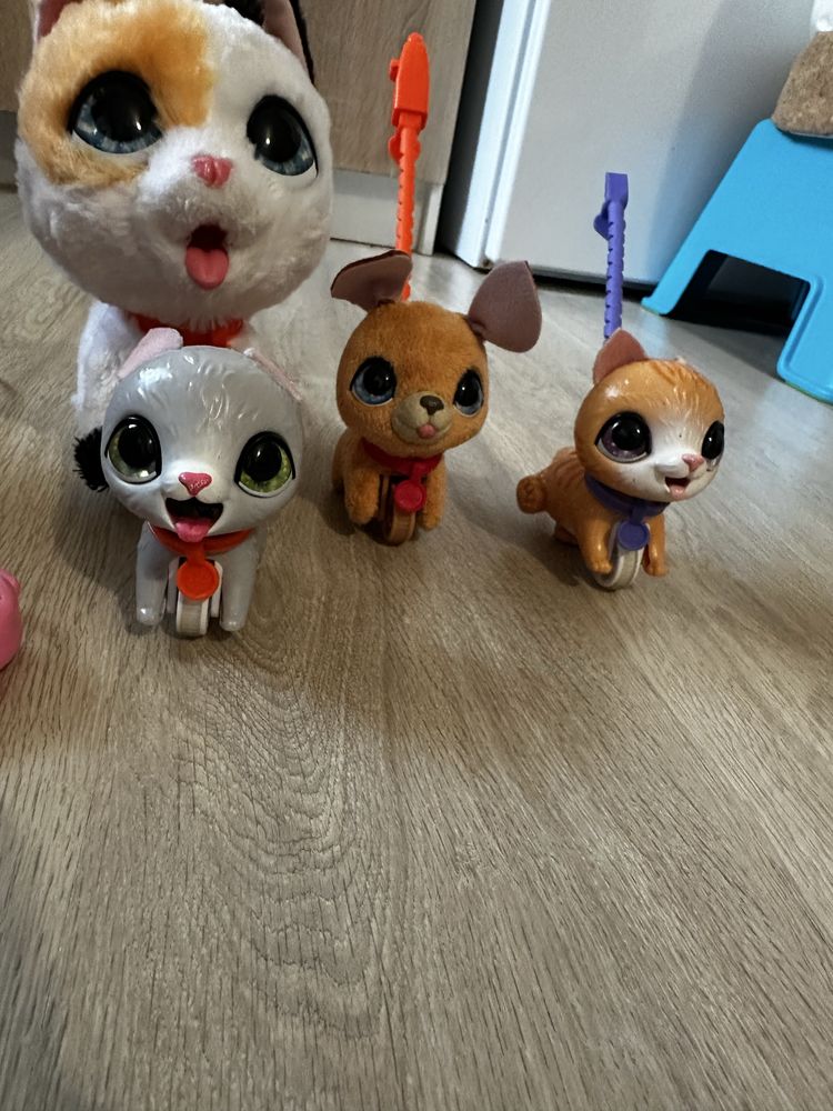 Собака на поводке,интерактивная игрушка Fur Real,собачка chi chi