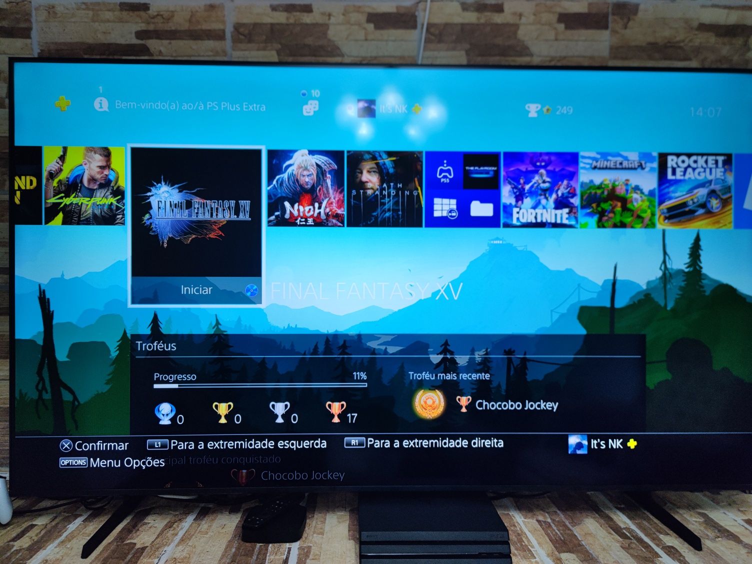 PS4 Pro, 2 comandos + FFXV