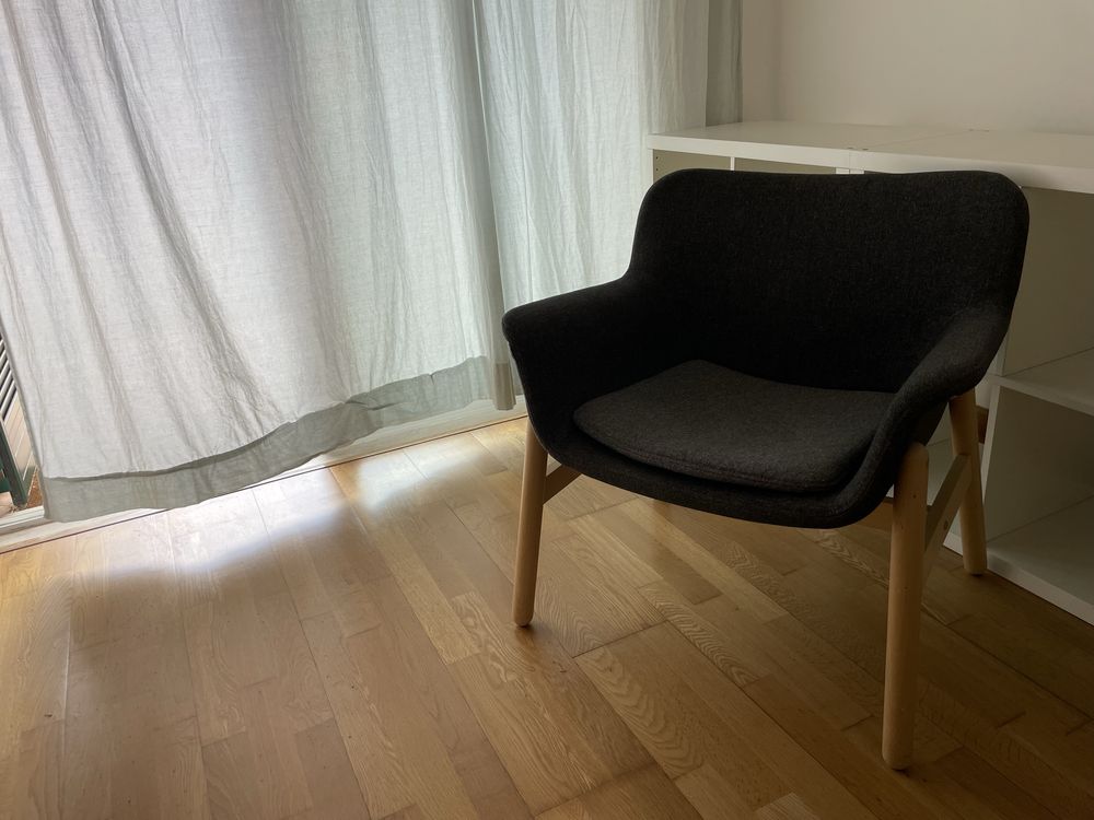 IKEA - VEDBO Poltrona cinzenta