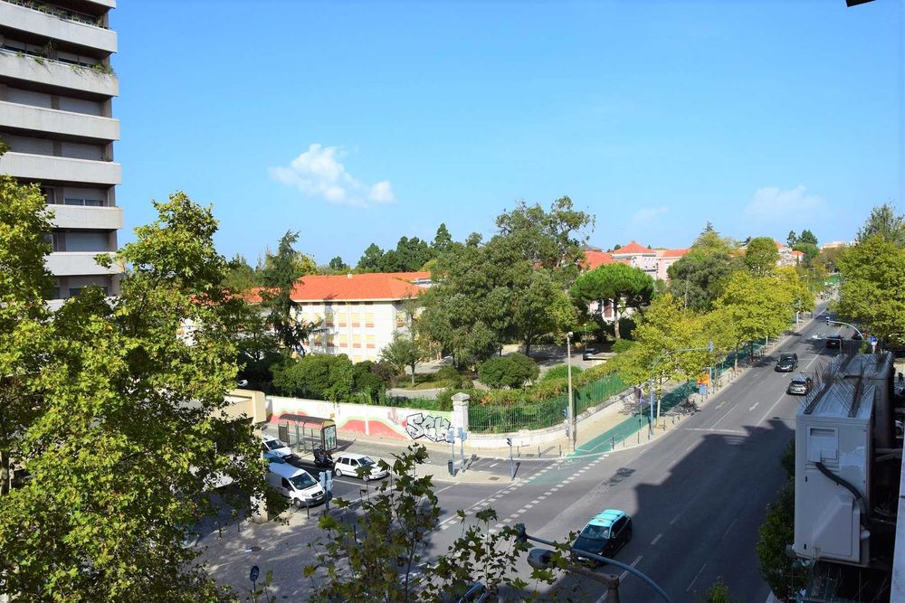 Apartamento T1 com 65m2 para alugar - Lisboa / Alvalade (Av.Brasil)