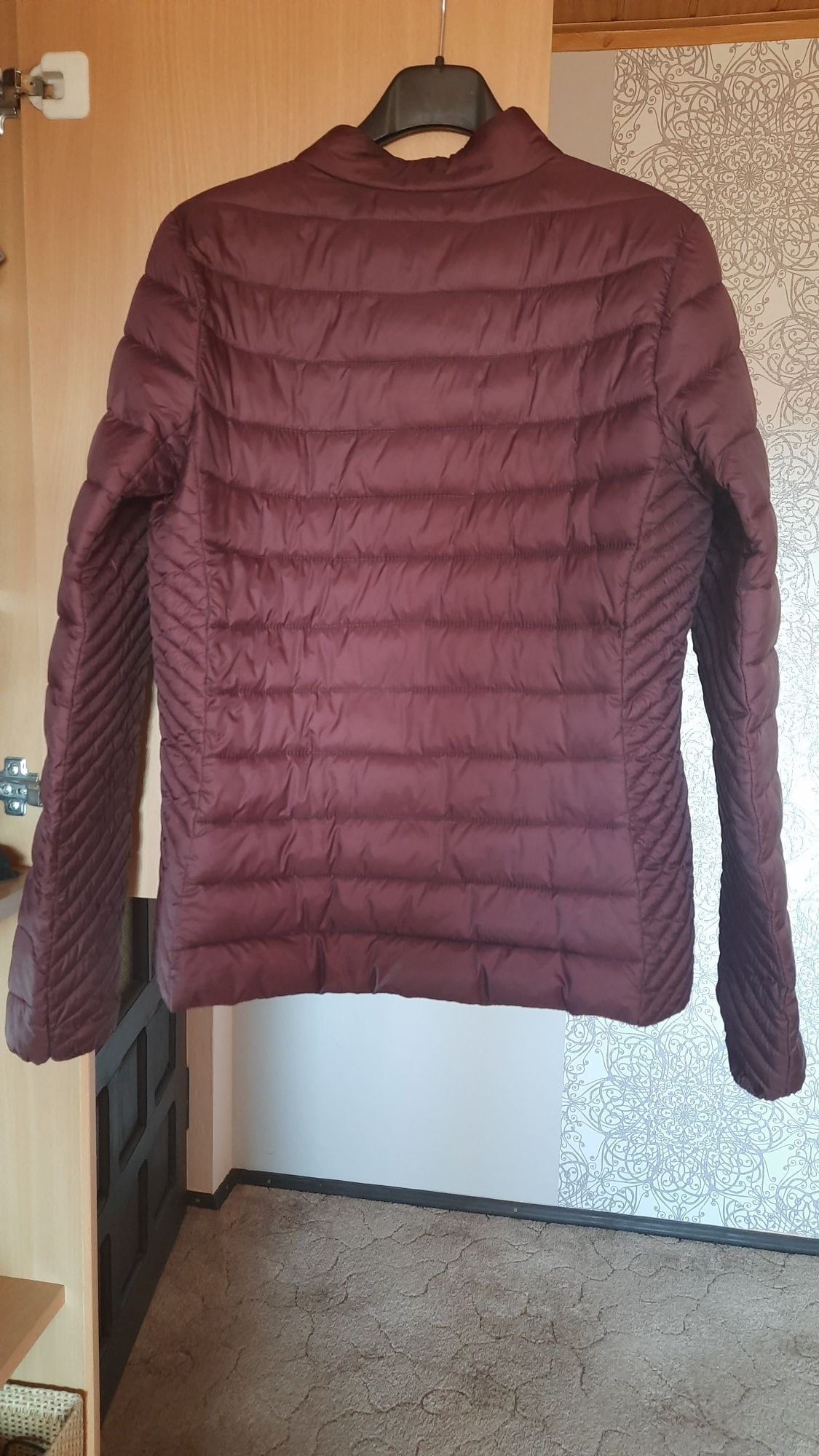 Burgundowa wiosenna kurtka r.40