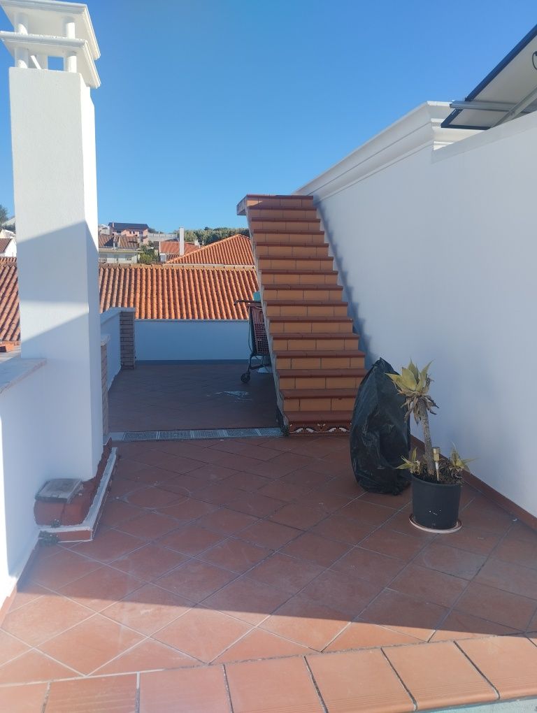 Apartamento T1 com Terraço Envolvente.