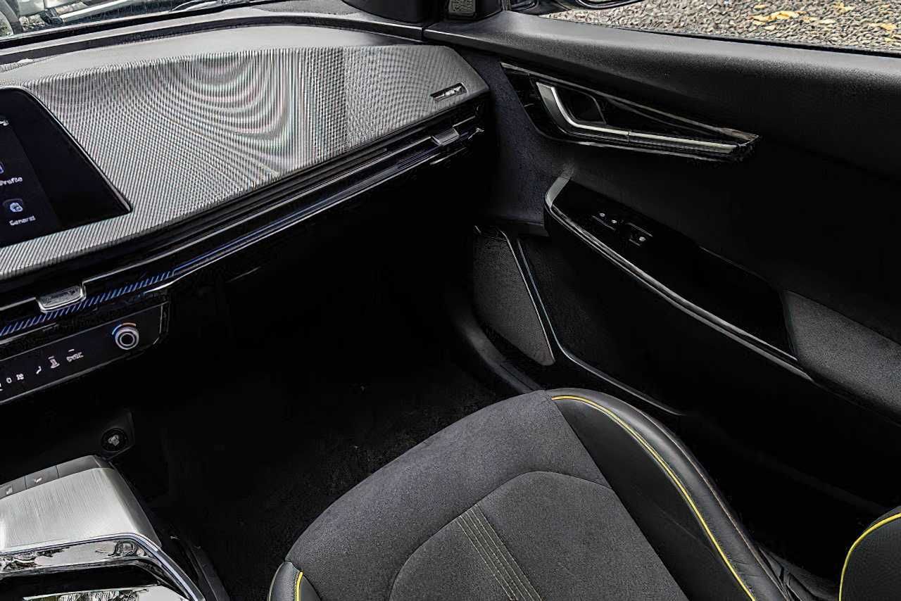 Kia EV6 GT   2024