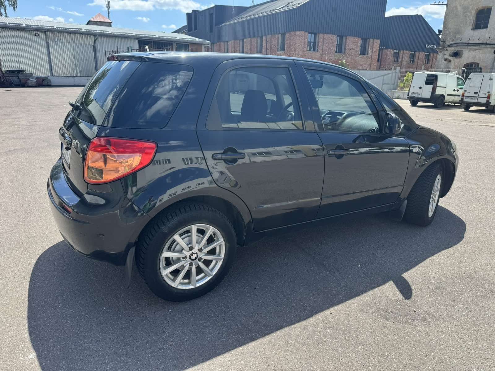 Suzuki SX-4 сузукі