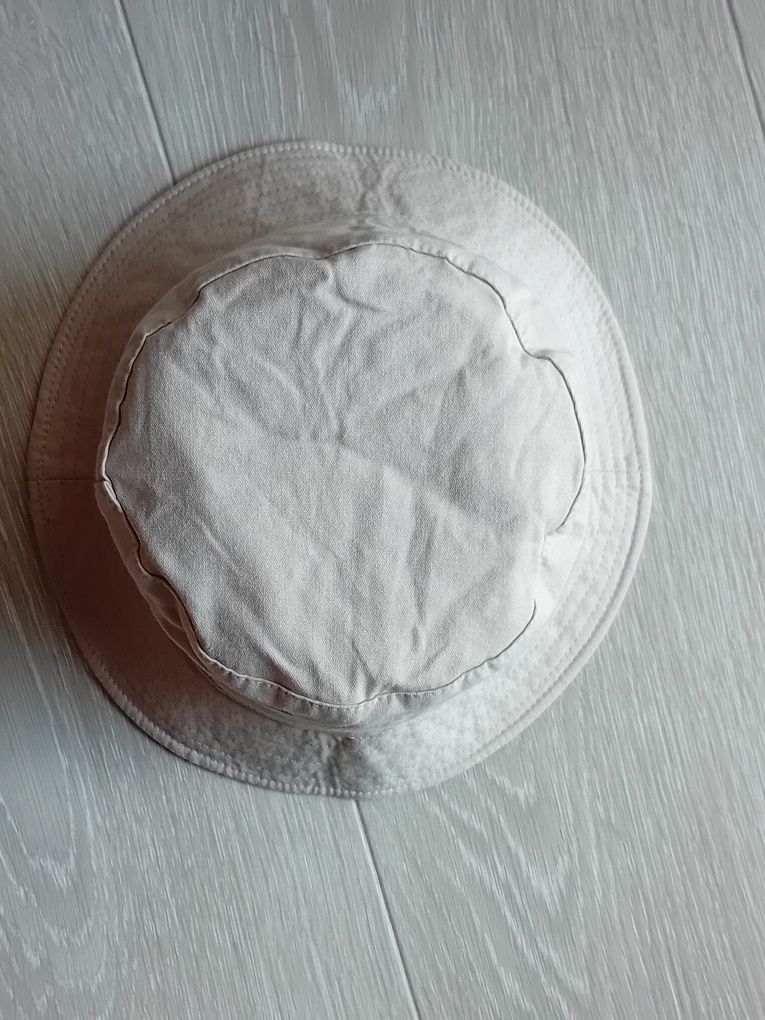 Letni kapelusz bucket hat 53-55cm truskawka / beżowy dwustronny  BDB