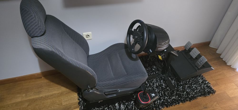 Playseat + trustmaster t300rs gt