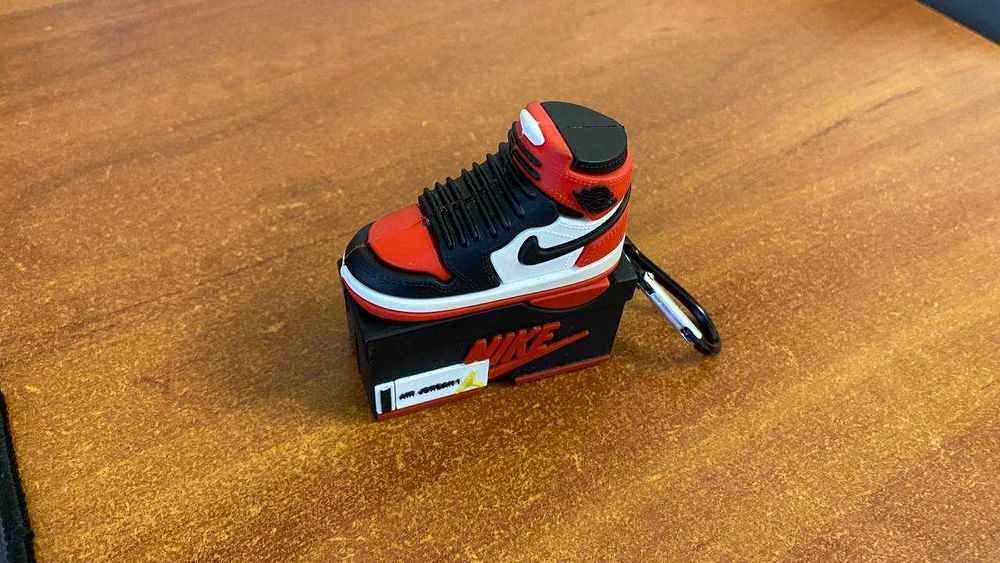 Новий чохол для навушників AirPods Pro 2