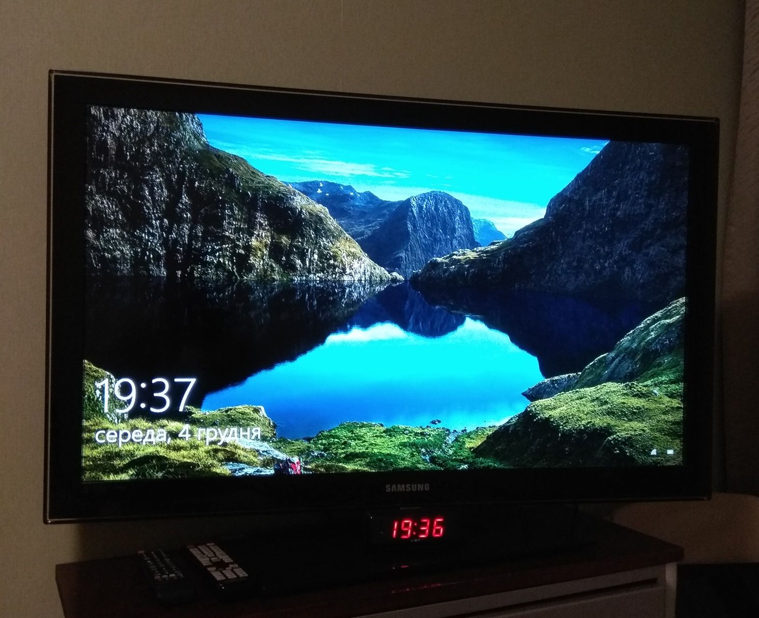 Телевізор Samsung 40 ідеальний стан