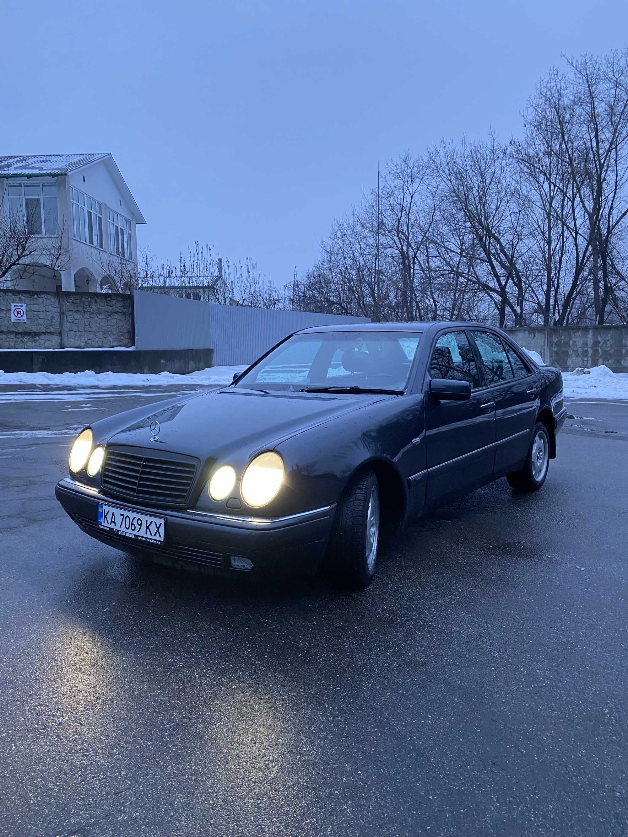 Mercedes-Benz W210 4.2 E-Class 1997