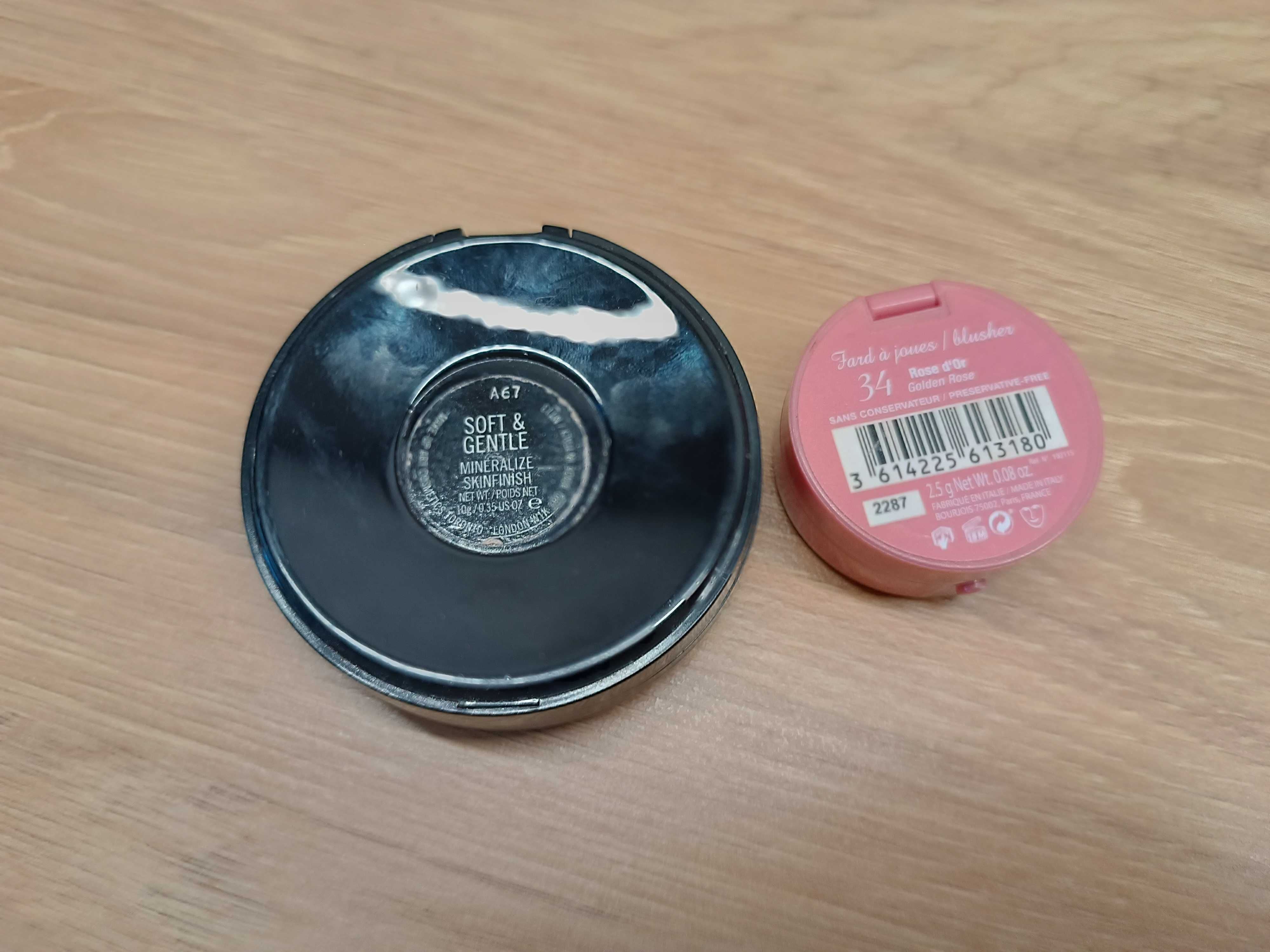Rozświetlacz mac soft&gentle róż Bourjois