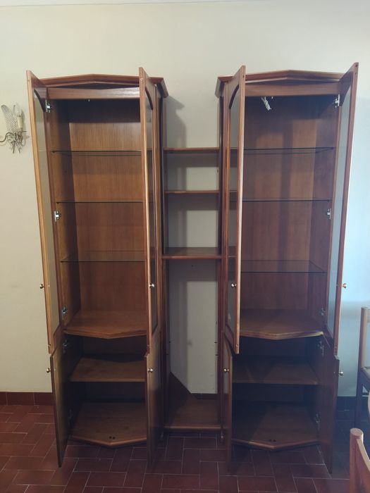 Móvel de sala com 3 corpos prateleiras vidro e madeira estado impecáve