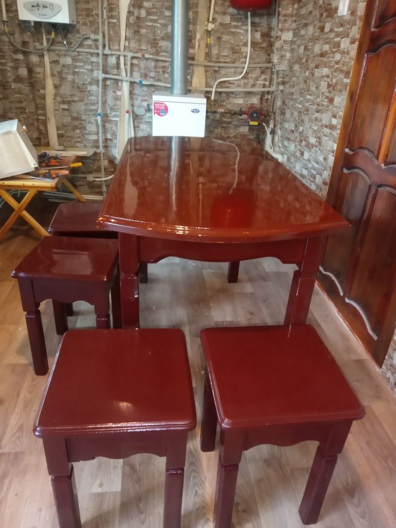 Продам стол и стулья