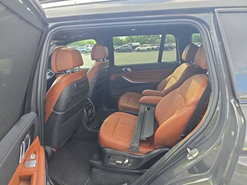 2022 BMW X7  3.0