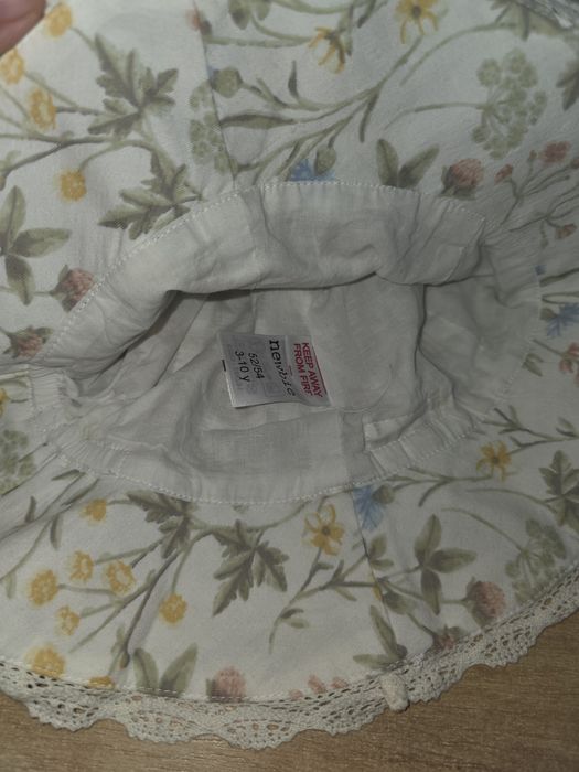Kapelusz w kwiatuszki limitowanej kolekcji jak nowy