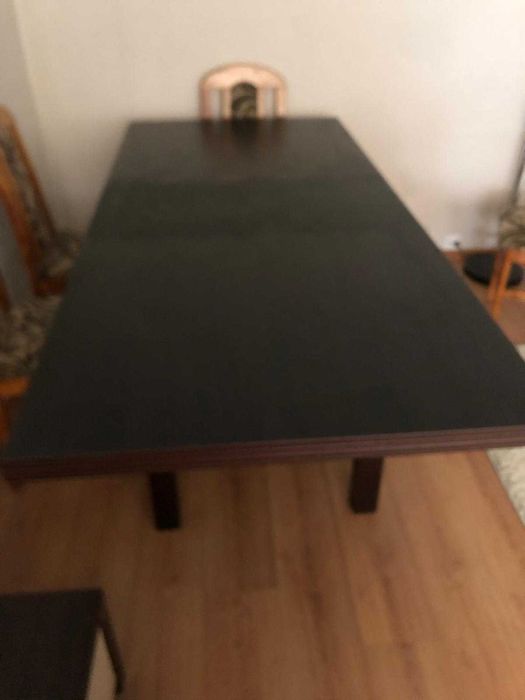 Stół z 8 krzesłami drewnianymi