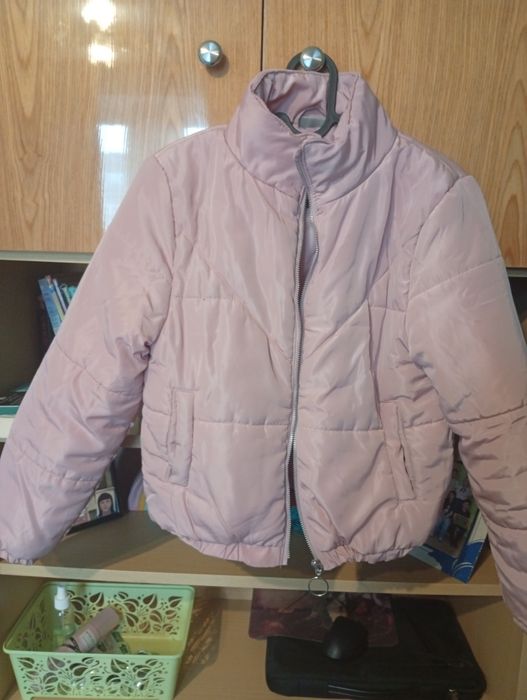 Kurtka i pakiet ubrań.