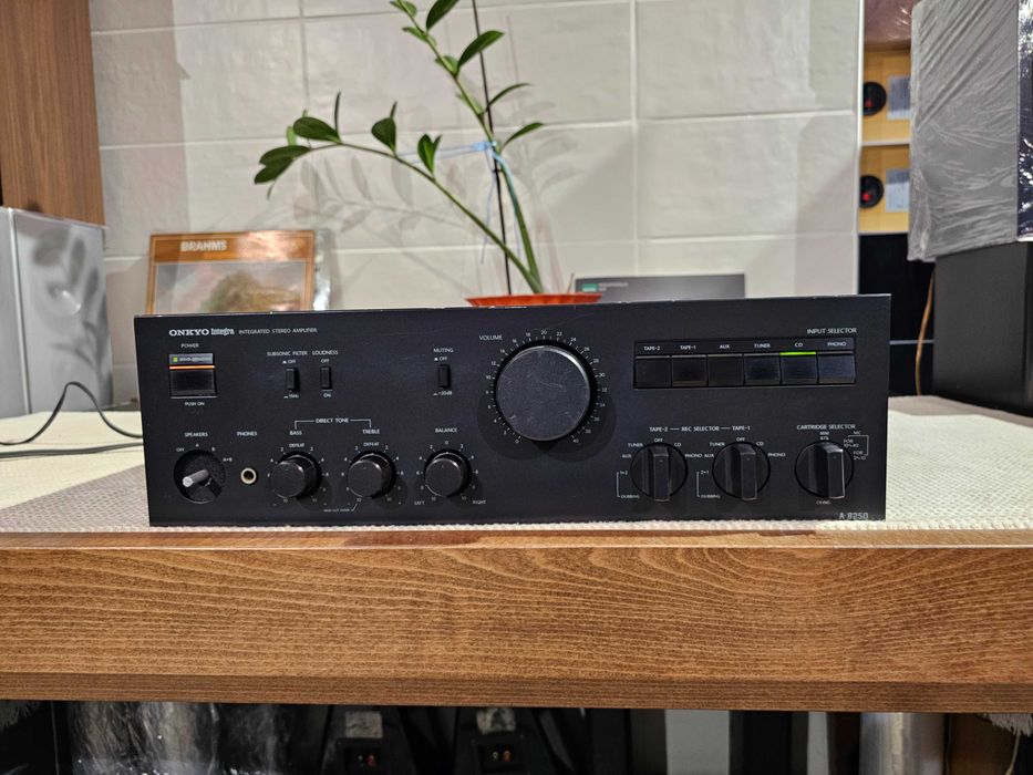 Підсилювач ONKYO INTEGRA A-8250