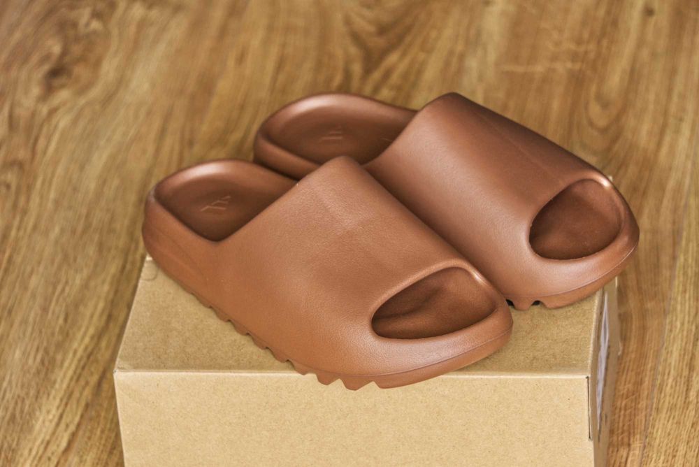 Nowe klapki Adidas YEEZY slide flax eu 43