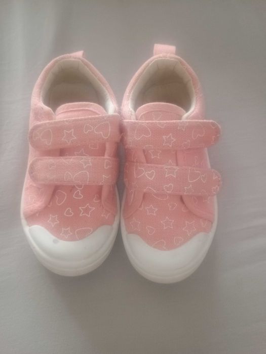 Buty kapcie dziewczęce