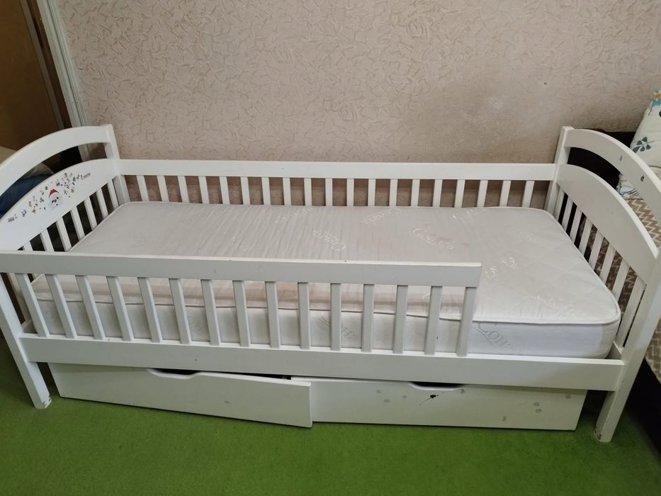 Ліжко полуторне зі спальним місцем 80*190