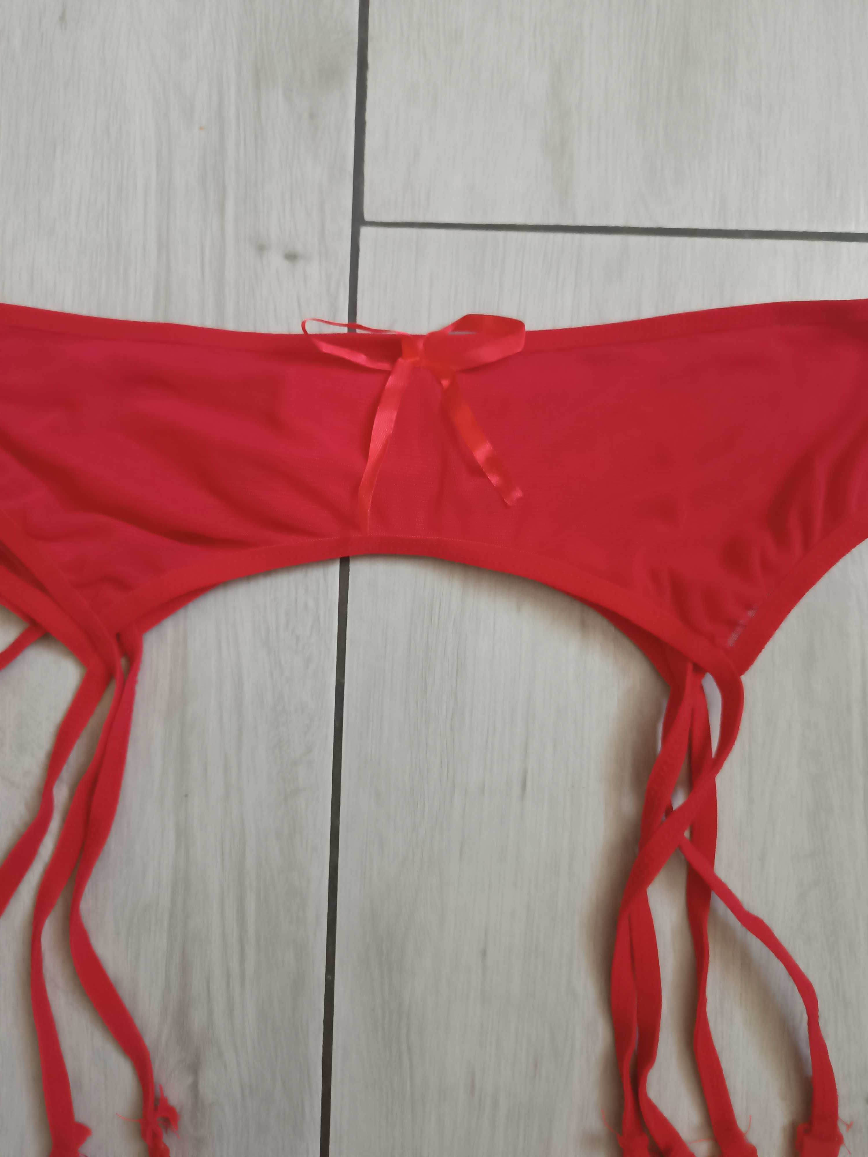 Pas do pończoch plus stringi
