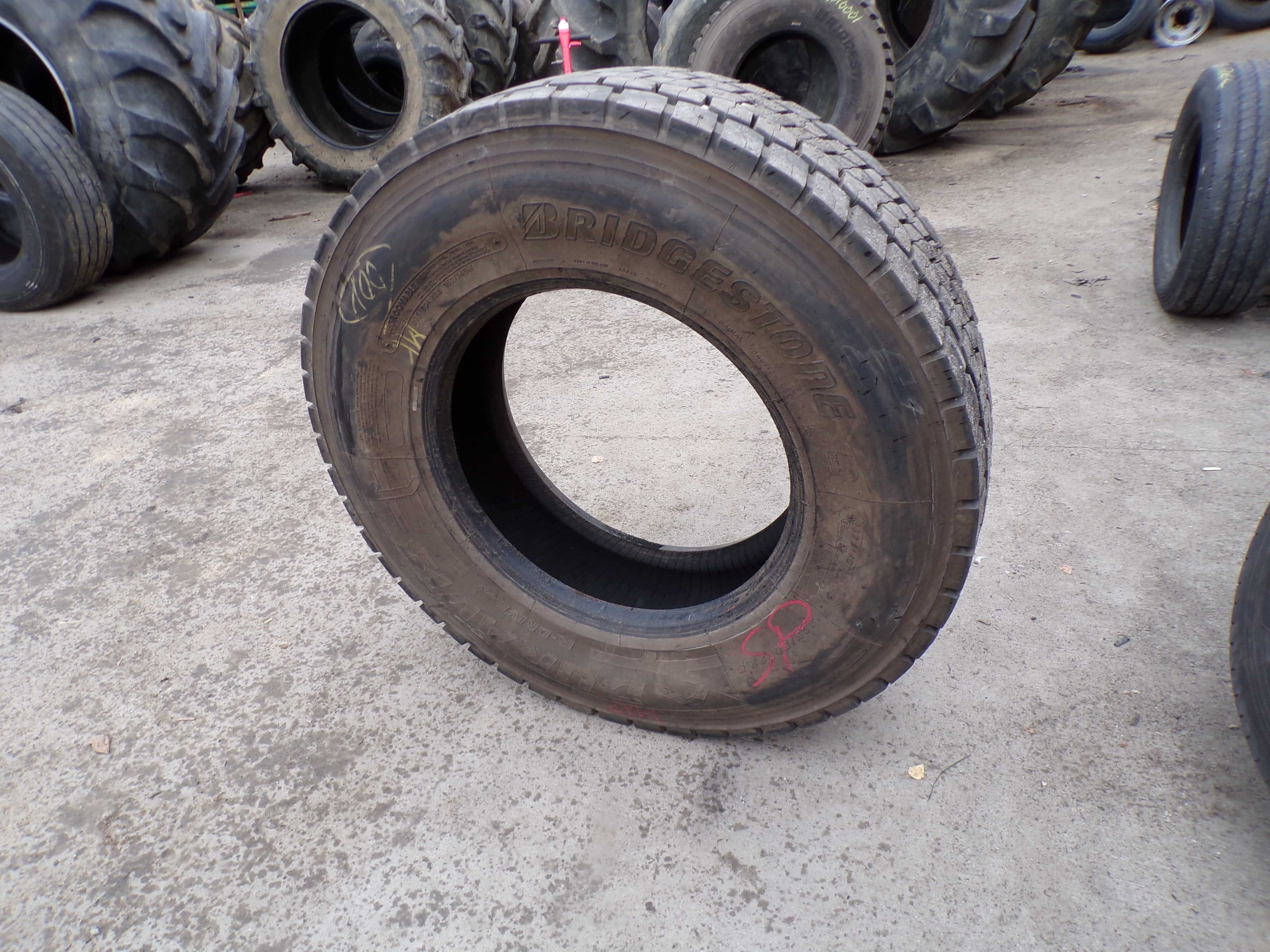 opona 295/80R22.5 BRIDGESTONE R-Drive 002 (900 netto)