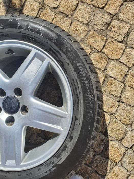 Vendo 4 rodas com pneu ( R 16 )