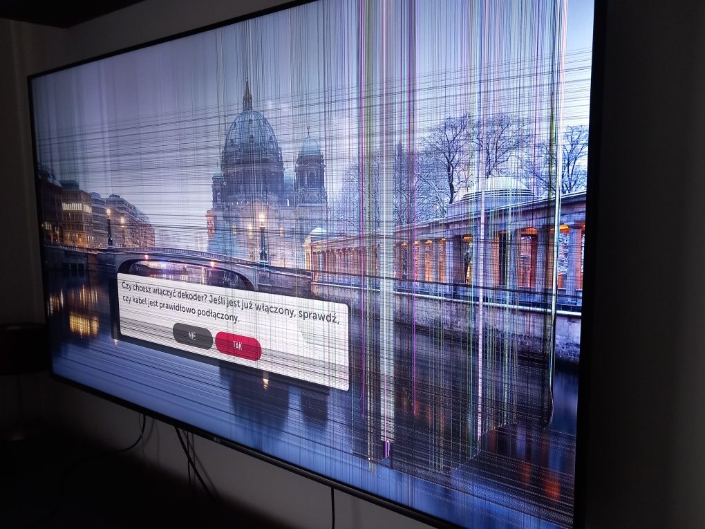 Telewizor LG 65" UHD, 4k, uszkodzony, części.