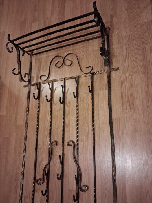 Metalowy wieszak ścienny i lustro do przedpokoju (kolor złotej patyny)