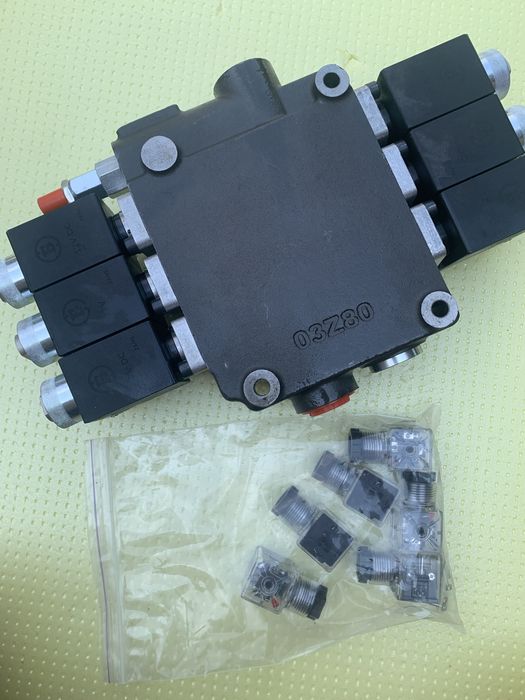 Гідророзподільник з електромагнітним керуванням Badestnost (оригінал)