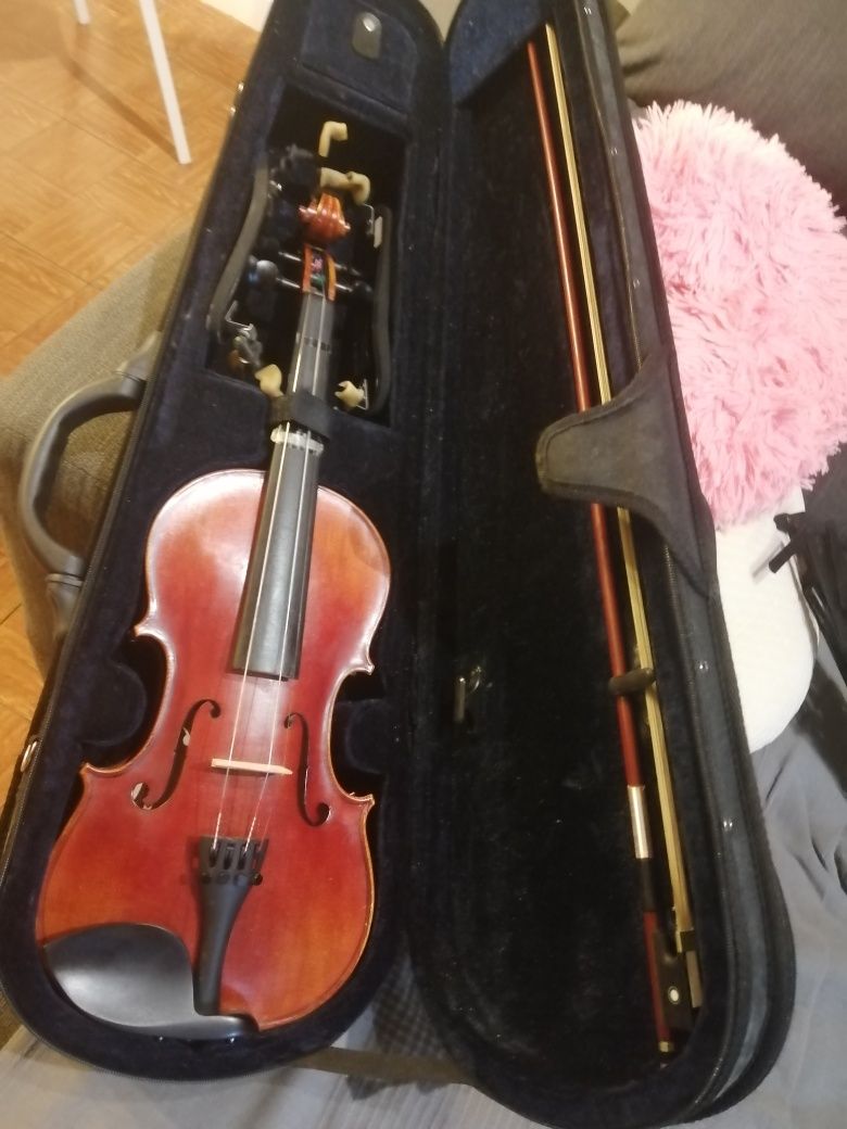 Violino estojo e tripé 4/4