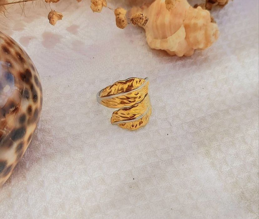 Anel aço inoxidável dourado e prateado com folhas