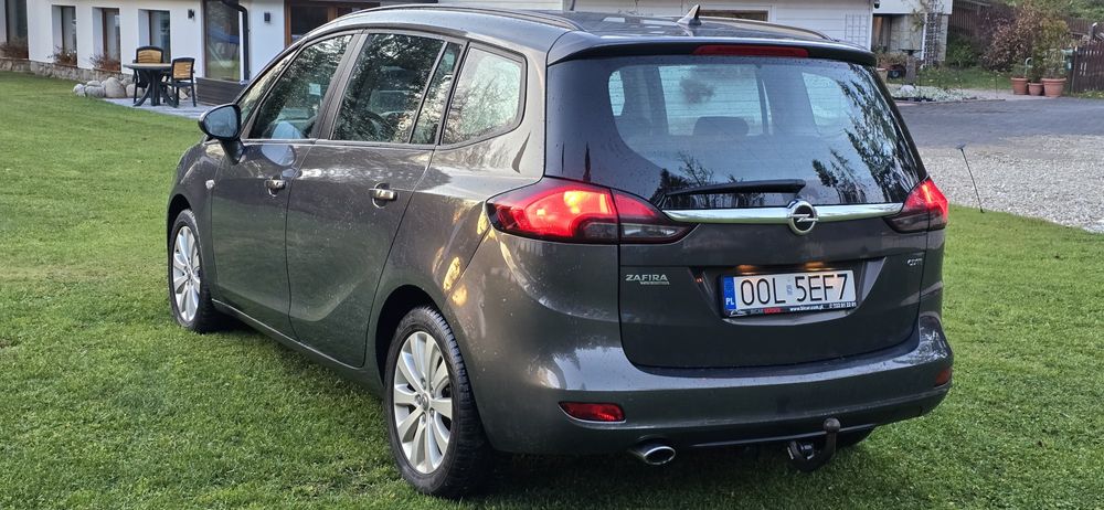 Śliczna Zafira 7osobowa Hak Grzana kierownica