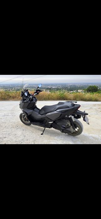 Honda  adv  350 menos de 10000 km's