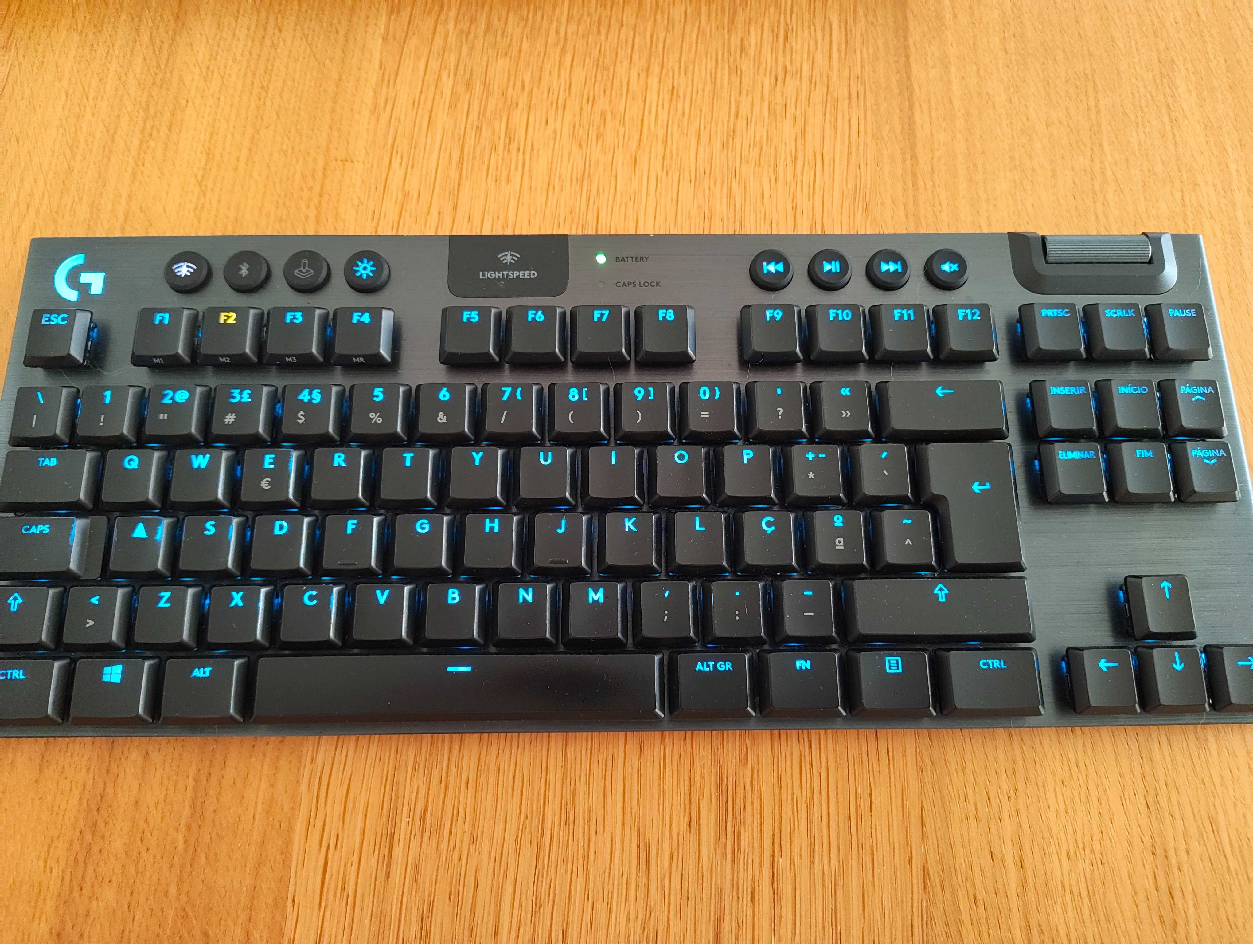 Teclado Logitech G915 TKL