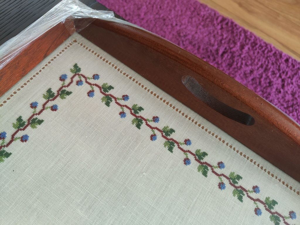 Tabuleiro Novo com bordado 55x35