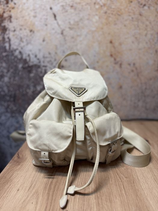 plecak Prada nylonowy beżowy oryginalny używany