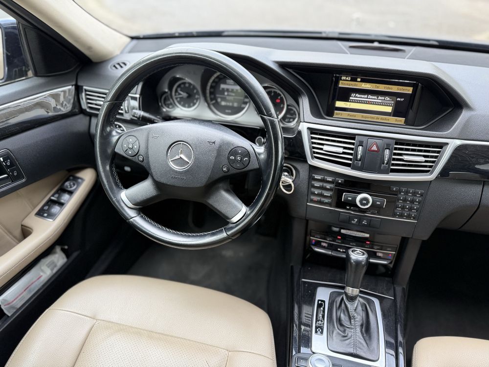 Mercedes-Benz E 220 CDi Avantgarde BlueEfficiency Auto.