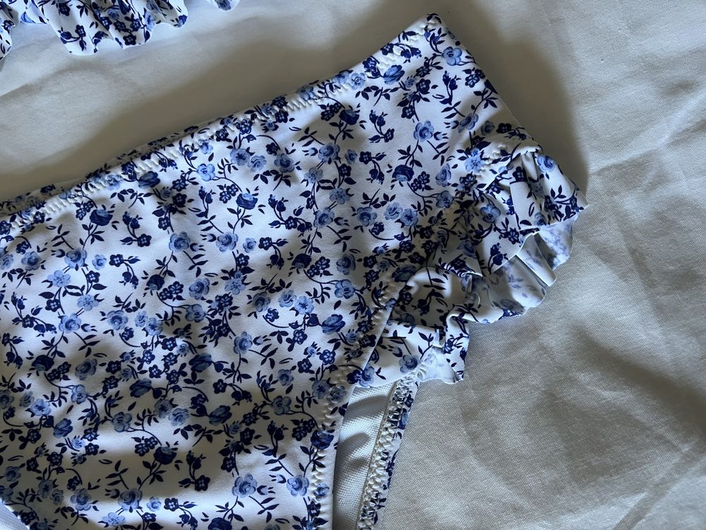 Biquini com estampa azul