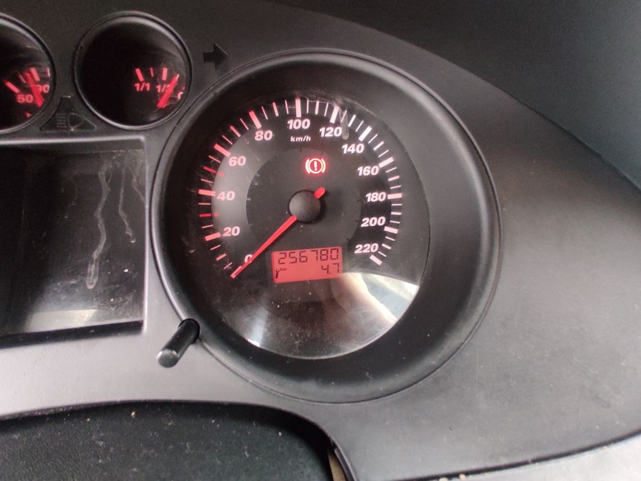 Ibiza 1.4tdi 5 lugares