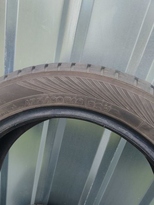 Opony zimowe  i koło dojazdowe 175/60/16