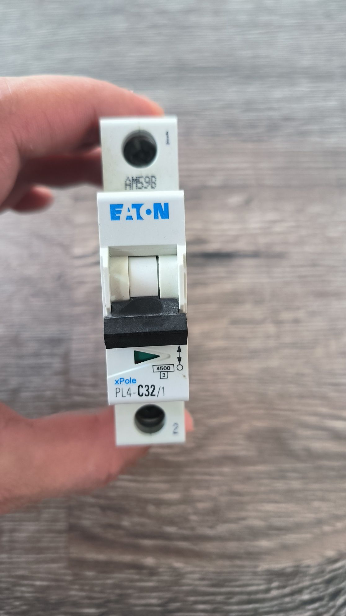 Автоматичний вимикач EATON PL4