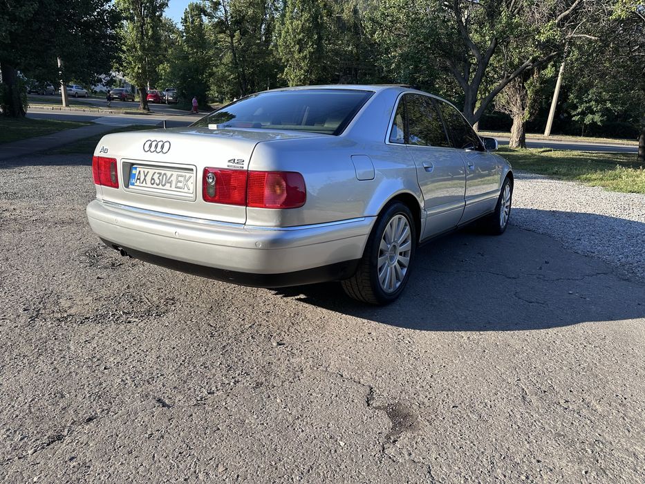 Продам Audi A8 D2