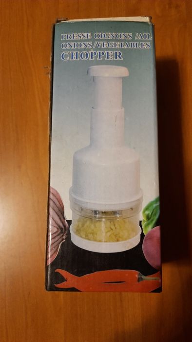 Чопер, измельчитель для лука, томатов, перца,  зелени
