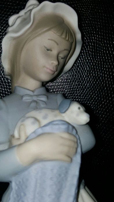 Стауэтка Lladro NAO. фарфоровая статуэтка