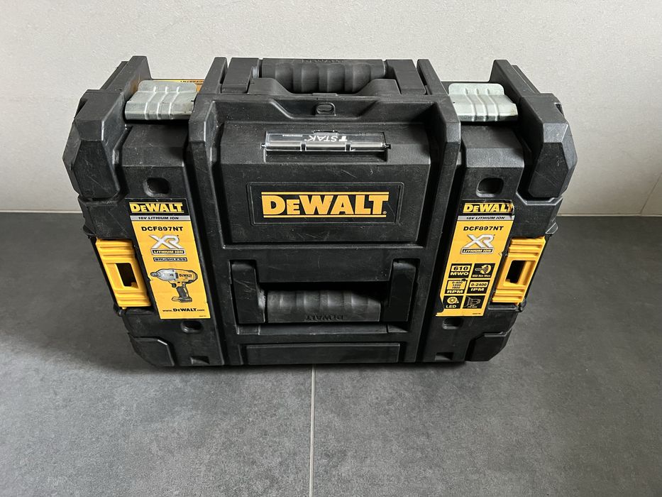 Безщітковий Акум.Гайковерт Dewalt DCF 897 NT